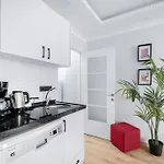 Newly Built In Sisli • Fast Wifi • Elevator شقة *