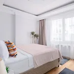 شقة Newly Built In Sisli • Fast Wifi • Elevator اسطنبول