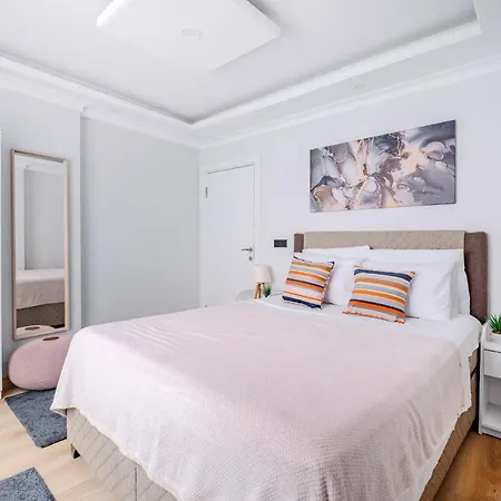 Newly Built In Sisli • Fast Wifi • Elevator Daire