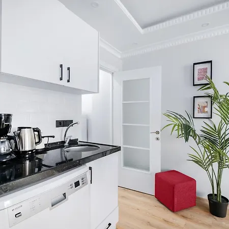 Newly Built In Sisli • Fast Wifi • Elevator Apartamento *