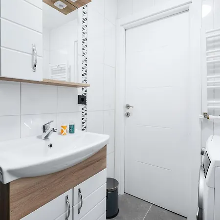 Newly Built In Sisli • Fast Wifi • Elevator Apartamento Estambul