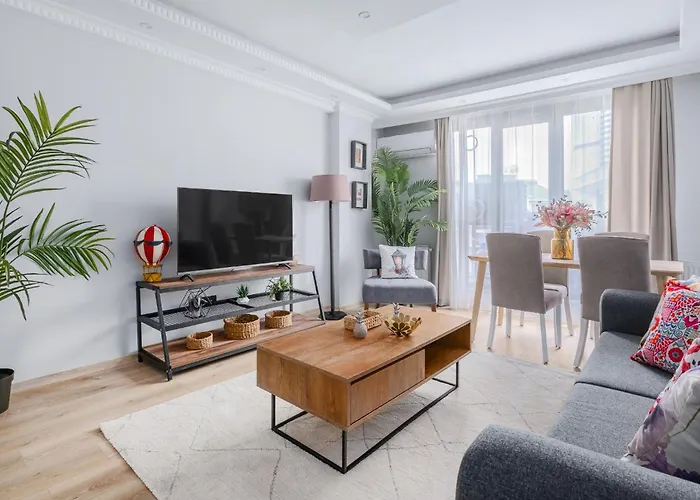 Daire Newly Built In Sisli • Fast Wifi • Elevator *