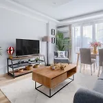 Apartman Newly Built In Sisli • Fast Wifi • Elevator *