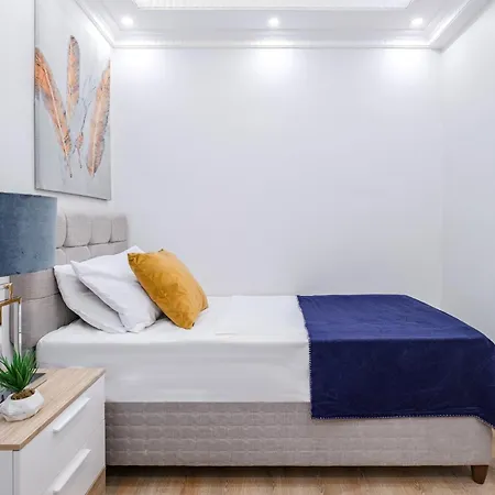 Newly Built In Sisli • Fast Wifi • Elevator Istambul